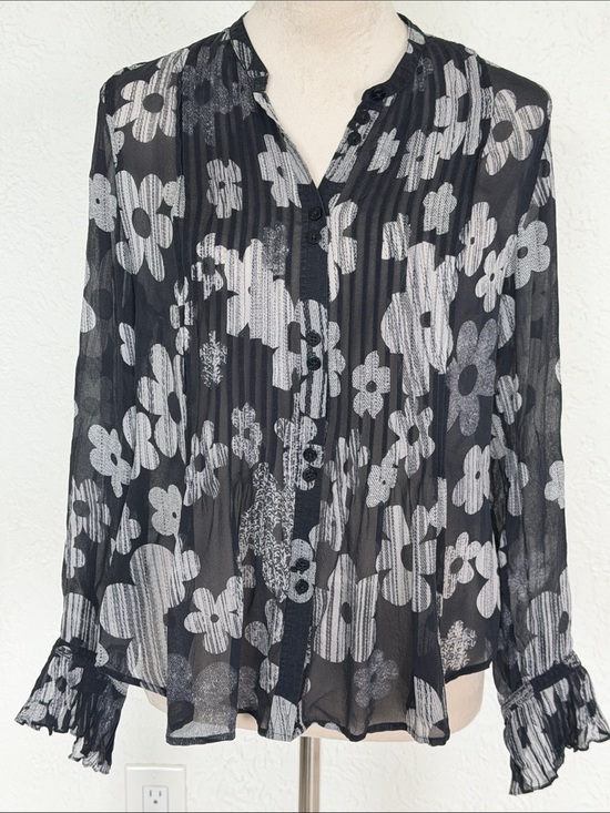 Emanuel Ungaro Tops - Vintage Emanuel Ungaro Black and White Floral Pleated Blouse size small